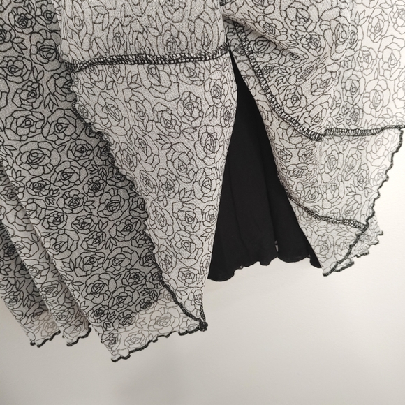 Thyme maternity black & grey floral micro mesh flutter dress. Size L - Picture 4 of 5